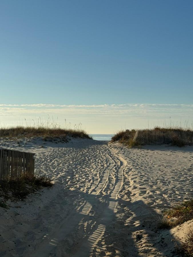 2-Bedroom Condo On Gulf Shores Beach W/Pool Exterior photo